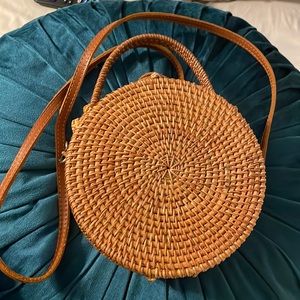 Wicker round purse